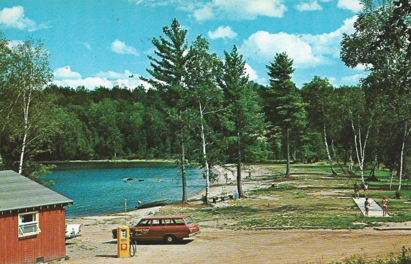 Golden Sands Tent & Trailer Park - Vintage Postcard